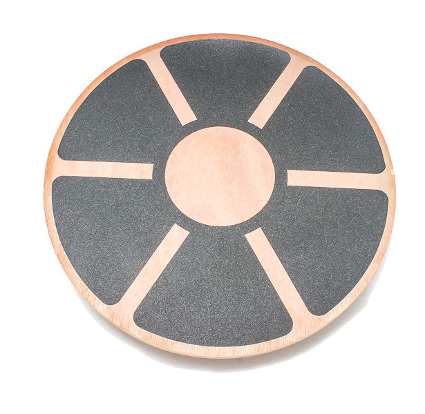 Balancebræt i træ med skridsikker gummioverflade.