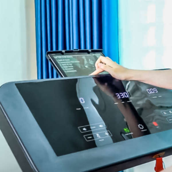 Løbebåndet har plads til ipad og iphone